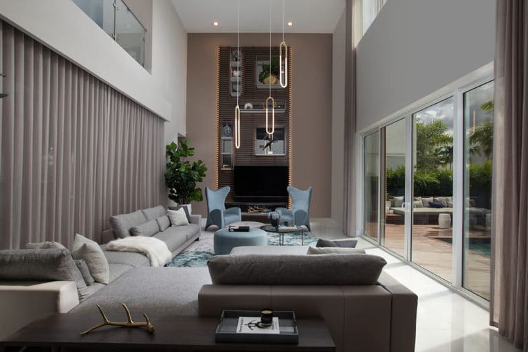 01-MORADA-Balance-of-Blues-768x512